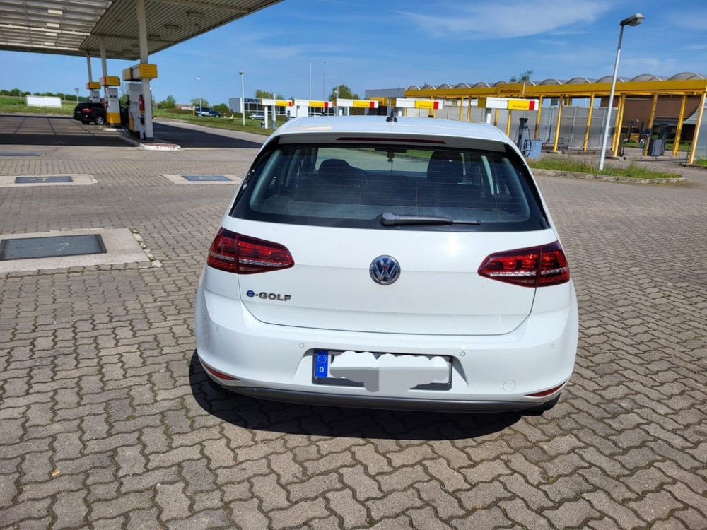 Volkswagen Golf VII Lim. e- voll elektrisch neu tüv 2014/5