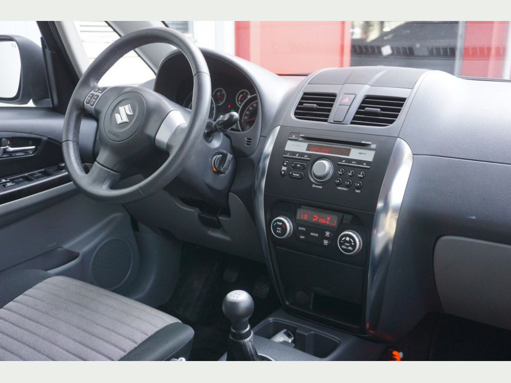 Suzuki SX4 1.6 Exclusive | Airco | Trekhaak | 2010/6