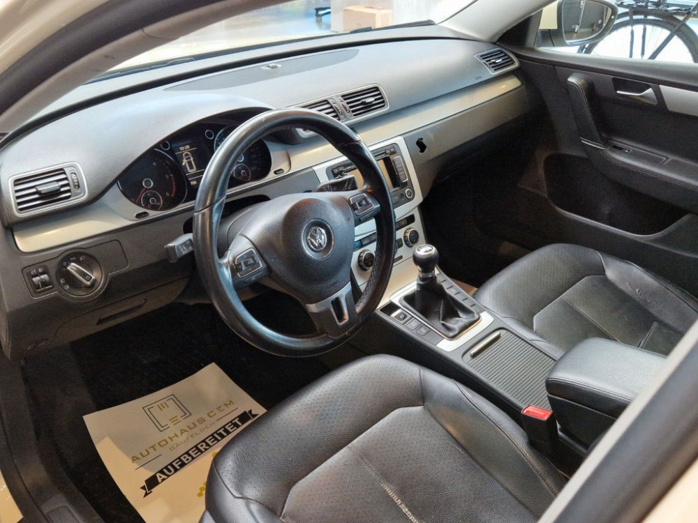 Volkswagen Passat Variant Trendline BlueMotion 1.6TDI*Navi* 2012/3