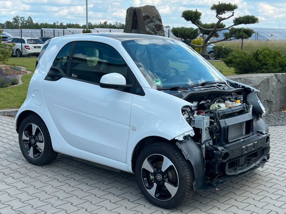 Smart ForTwo coupe EQ LED SHZ GLASDACH KAMERA DAB+ 2022/11