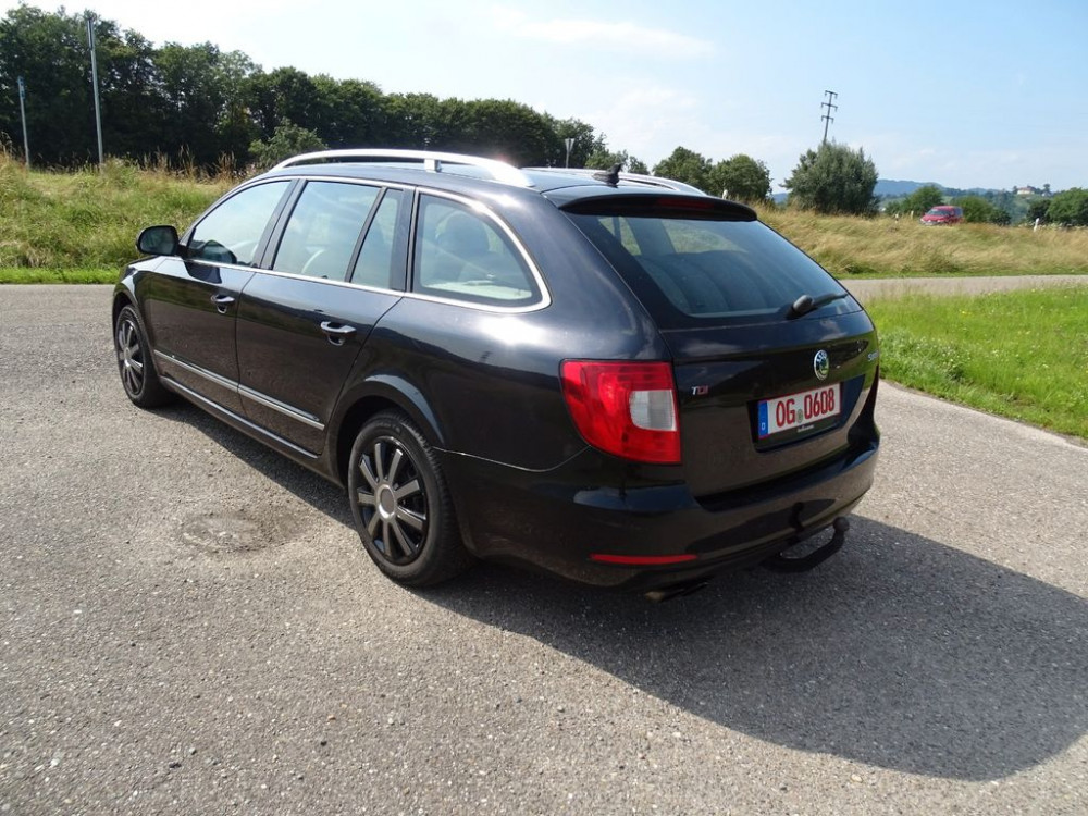 Skoda Superb Combi Elegance Klima AHK PDC Leder SH 2010/5