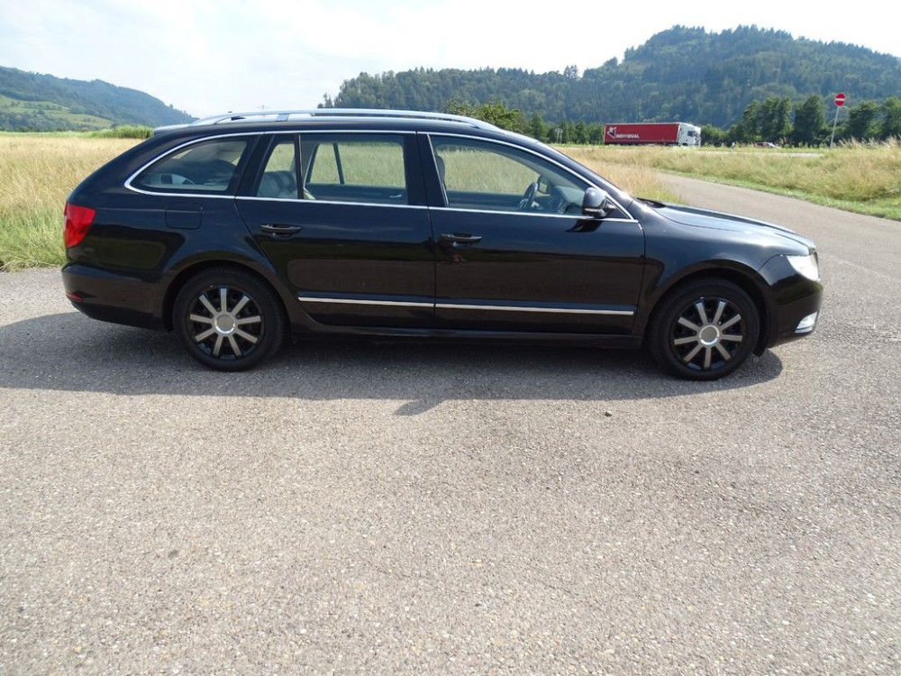 Skoda Superb Combi Elegance Klima AHK PDC Leder SH 2010/5