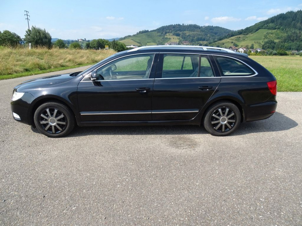 Skoda Superb Combi Elegance Klima AHK PDC Leder SH 2010/5