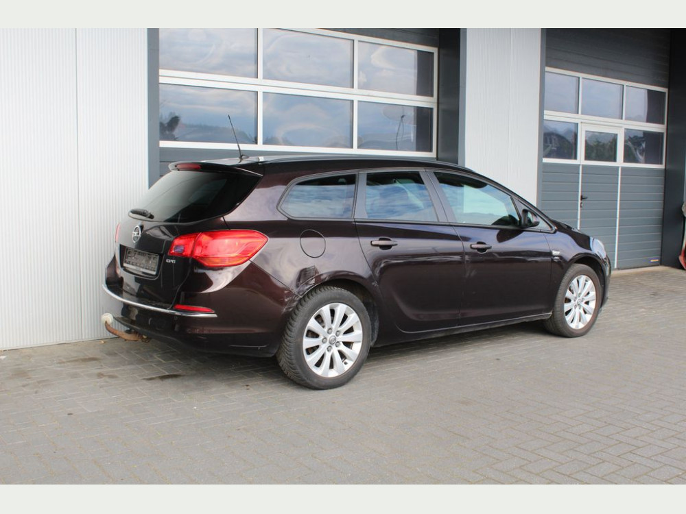 Opel Astra J Sports Tourer Active 2013/12