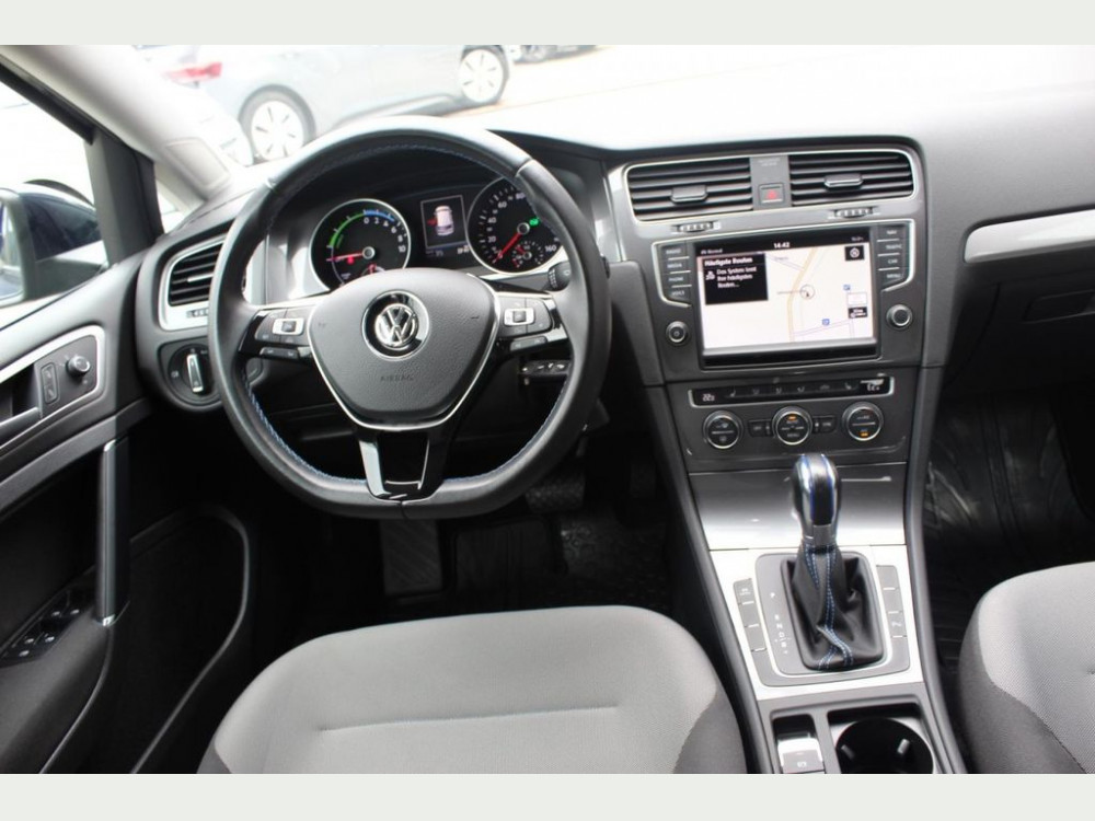 Volkswagen Golf VII e- CCS GRA Navi LED SHZ 2017/3