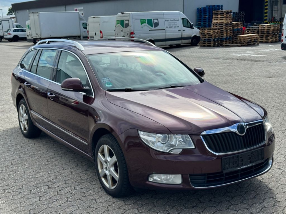 Skoda Superb 2.0 TDI 125kW Family Navi + Xenon + Leder 2011/5