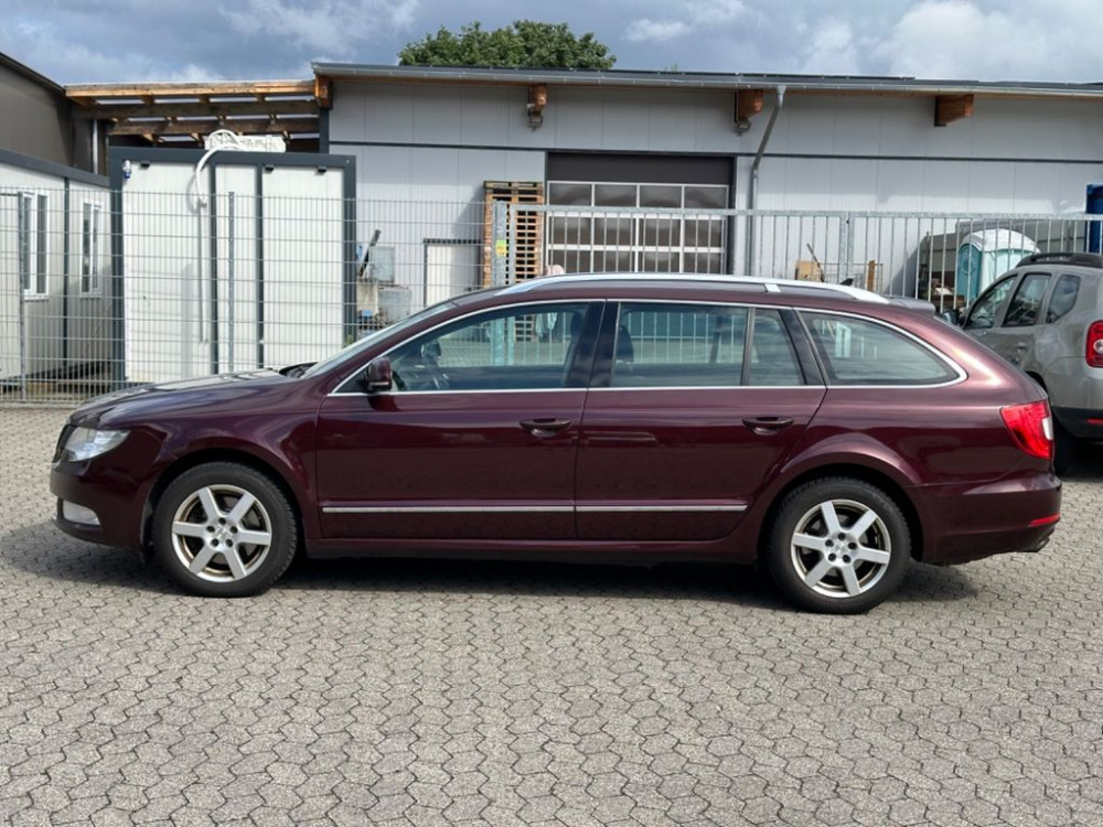 Skoda Superb 2.0 TDI 125kW Family Navi + Xenon + Leder 2011/5