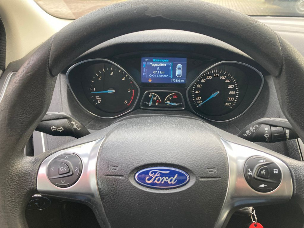 Ford Focus Turnier Trend-Klima-Navi-PDc 2013/9