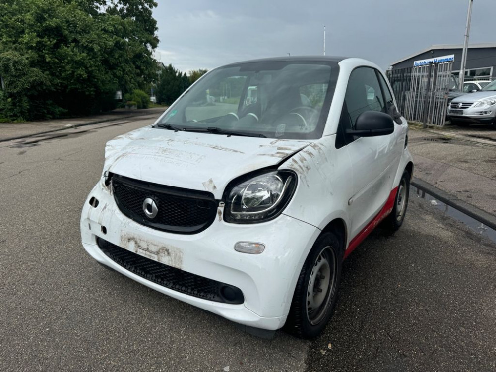 Smart ForTwo fortwo coupe Basis 52kW AUTOMATIK 2015/10