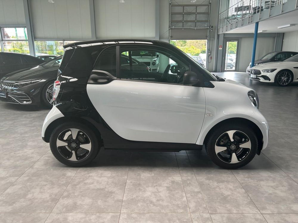 Smart ForTwo EQ Exclusive 22 kW-LED-KAMERA-SITZHEIZ. 2023/1