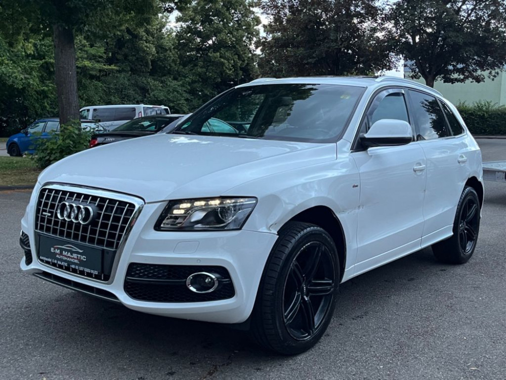 Audi Q5 2.0 TDI  QUATTRO S Line /PANORAMA/XENON 2011/10