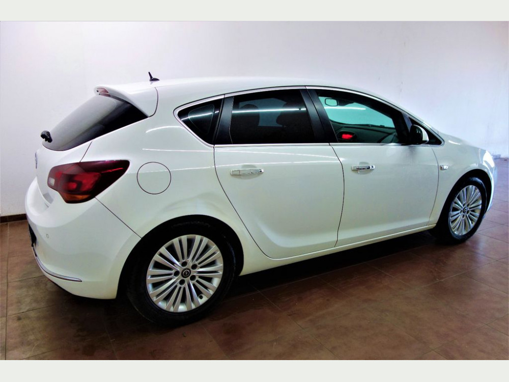 Opel Astra J Lim. Innovation Leder/Klimaaut/6-Gang/Xe 2013/6