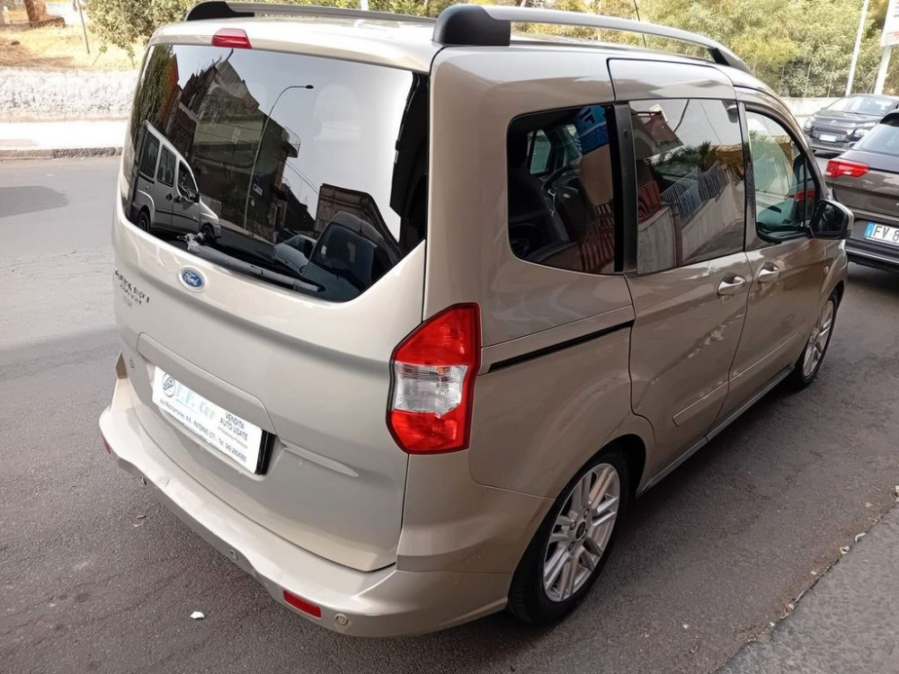 Ford Ford Tourneo Courier Tourneo Courier 1.5 TDCI 75 2015/3