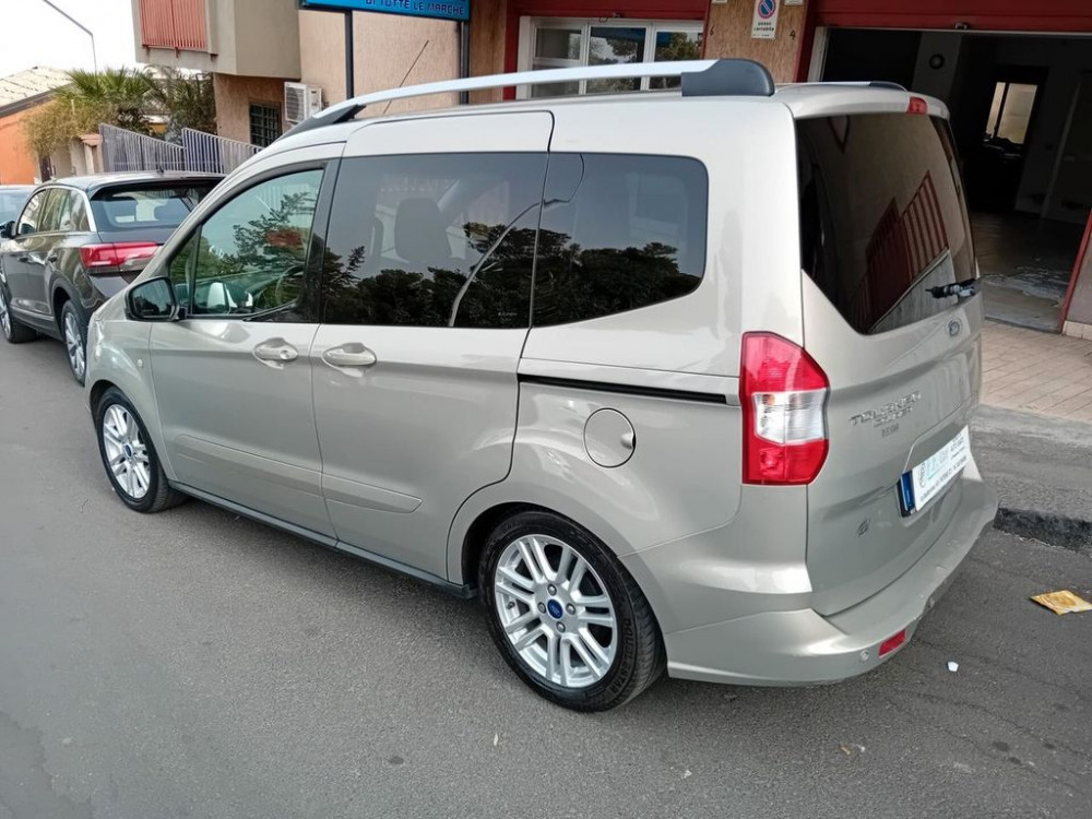 Ford Ford Tourneo Courier Tourneo Courier 1.5 TDCI 75 2015/3