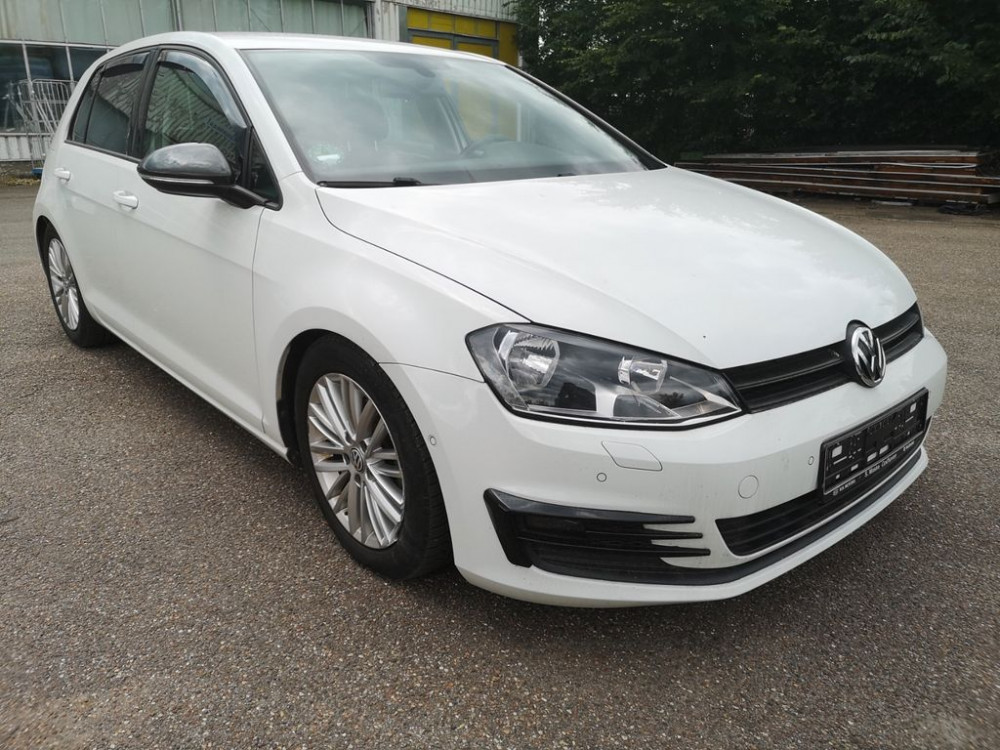 Volkswagen Golf VII Lim.R DESIGN SPORT 63 KW ALTE MOTOR 2014/8