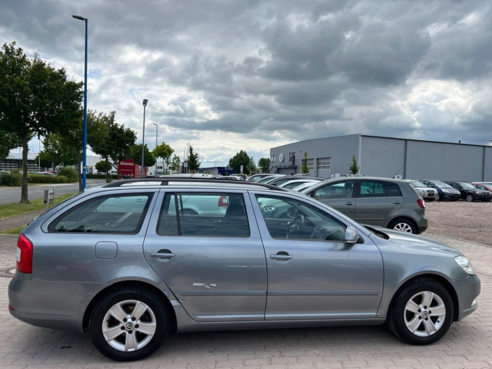 Skoda Octavia 1.6 TDI Elegance Combi 2012/4