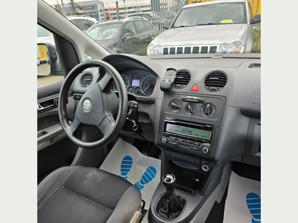 Volkswagen Caddy 2,0i GAS Team TÜV 4.25 SITZH AHK KLIMAANLA 2011/10