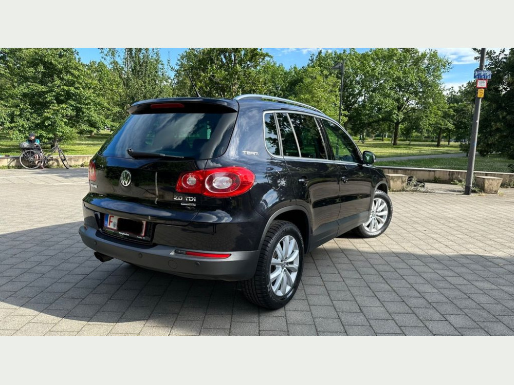 Volkswagen Tiguan 2.0 TDI Team Sport/Xenon/SHZ/AHK/Park As 2011/1