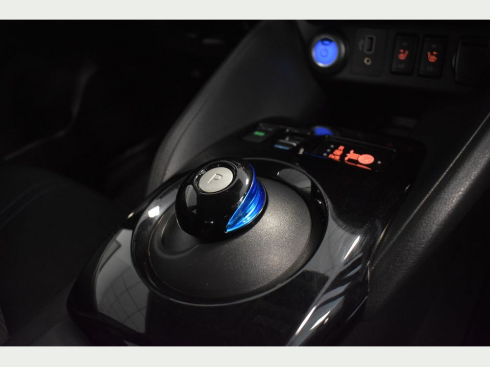 Nissan Leaf 40kWh Navi Kamera Sitzheiz PDC Temp 1-Hand 2020/12