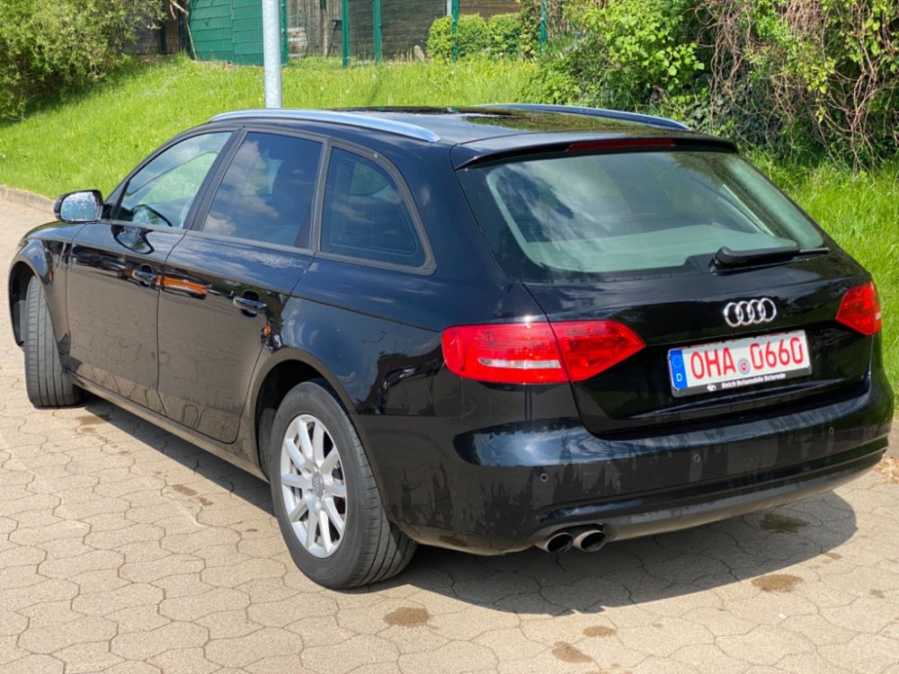 Audi A4 Avant 2,0TDI Attraction abn. AHK+PDC+Alu !!! 2013/2