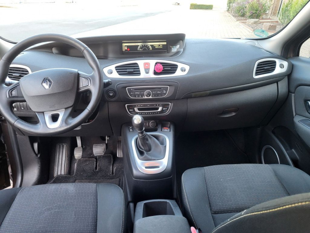 Renault Grand Scenic Dynamique TCe 130 7Sitzer 2010/3