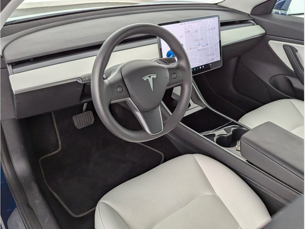 Tesla Model 3 Standard Range Plus 55 KWh RWD LED+NAVI+ 2020/12