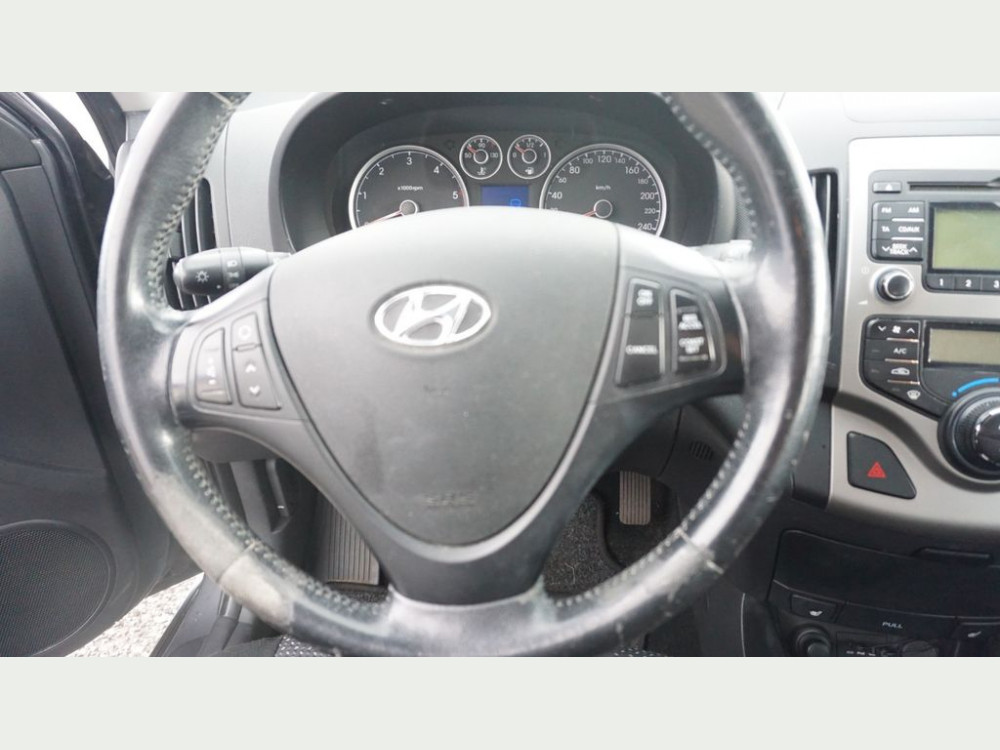 Hyundai i30 CW 1.6 CRDi 66 kW Edition20 2011/5