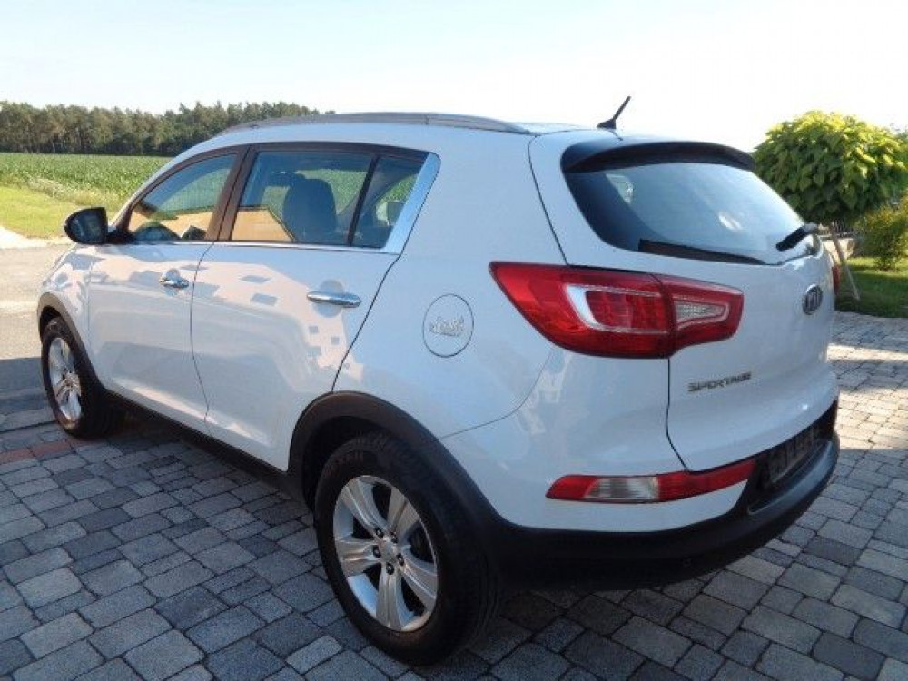 Kia Sportage Vision 2WD, 2. Hd, Alu, Shz, HU 4/25 2011/9