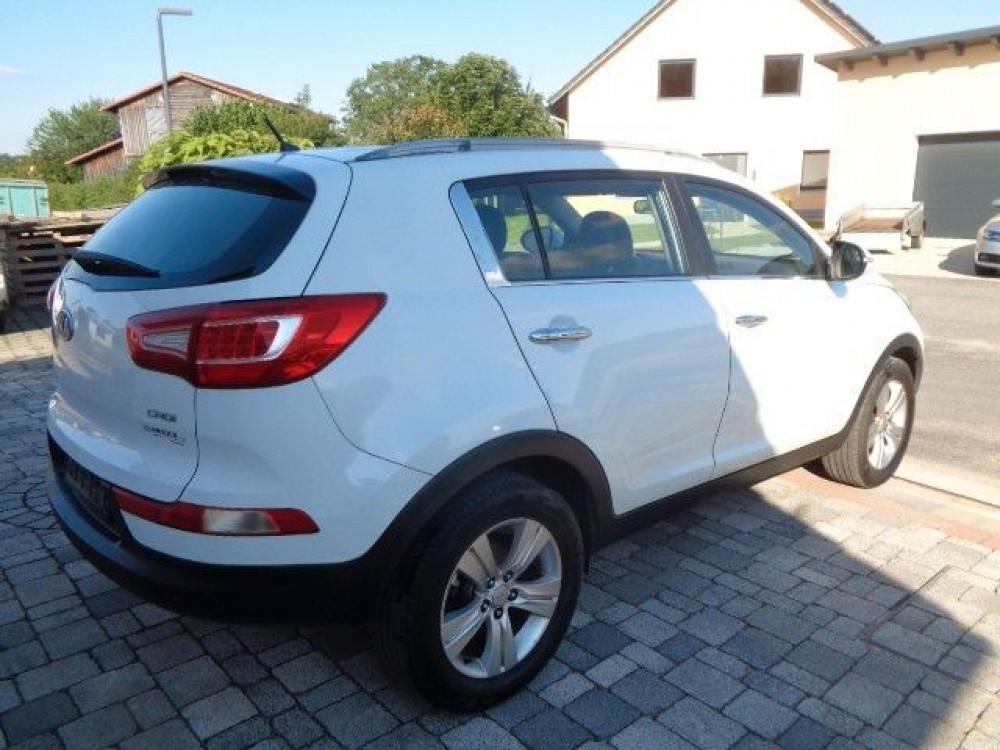 Kia Sportage Vision 2WD, 2. Hd, Alu, Shz, HU 4/25 2011/9