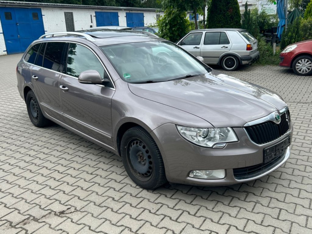 Skoda Superb TSI 140KW Elegance Kombi  PANO KAMERA 2010/11