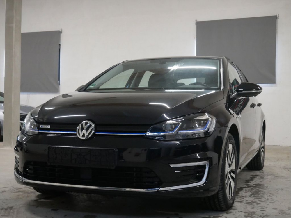 Volkswagen Golf VII Lim. e- ACC LED FRONT NAVI SHZ AUTO 2020/12