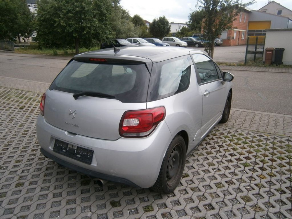 Citroën DS3 PureTech VTi 82 Opéra Blue 2013/9