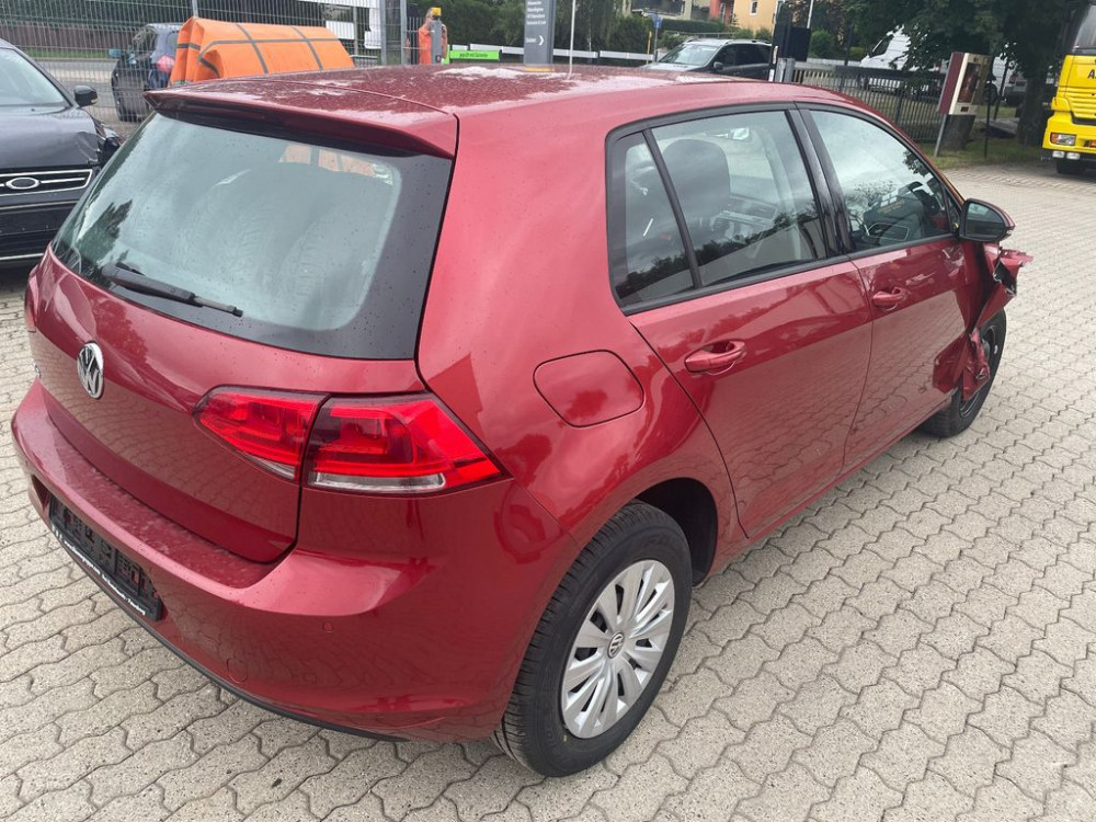 Volkswagen Golf VII Lim. Trendline BMT 2015/7