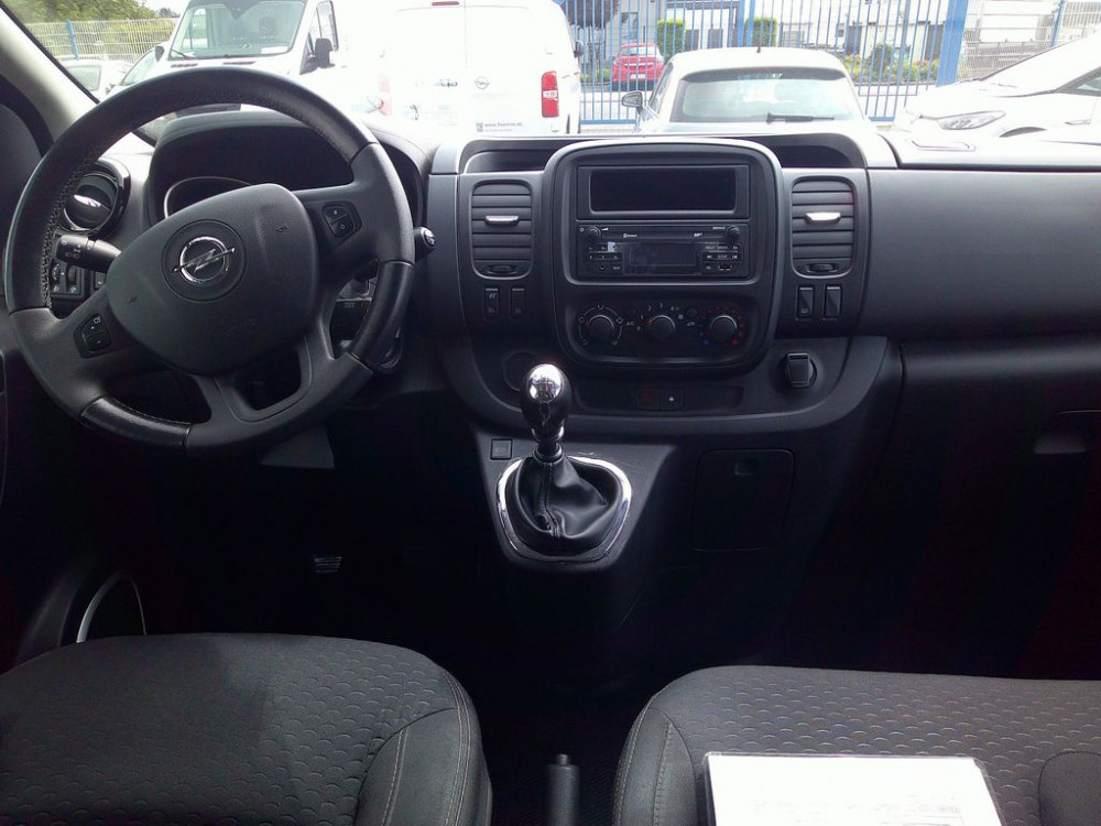 Opel Vivaro Combi L2H1 1.6 Diesel, 9-Sitzer, AHK 2018/4