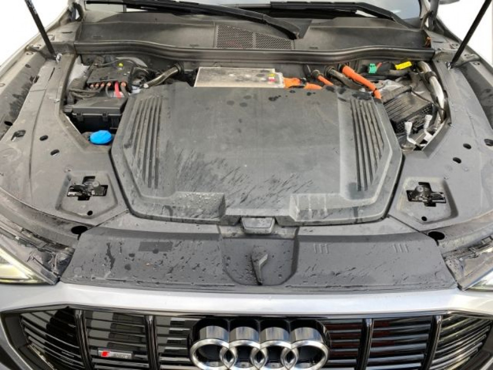 Audi e-tron 55 quattro S line MATRIX-LED NAVI+ 21''AI 2021/6