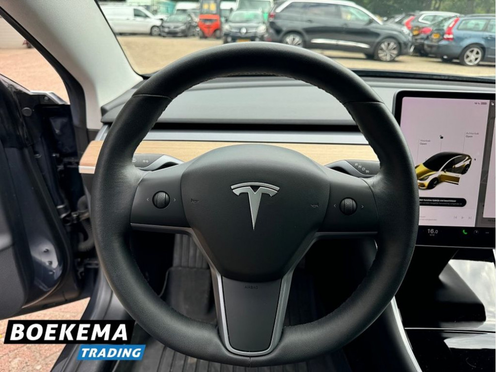 Tesla Model 3 RWD Plus 60 kWh Autopilot leder Pano SHZ 2019/9