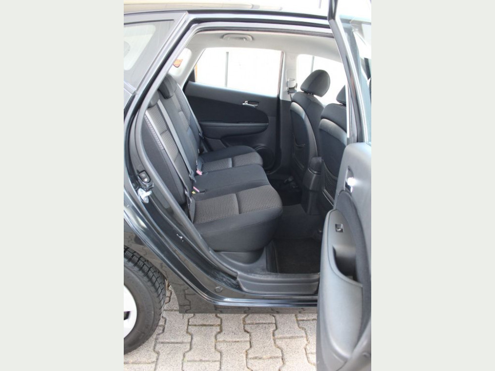 Hyundai i30 .6 CRDi Limo. Comfort Team~1.Hand~Klimaautom 2009/3