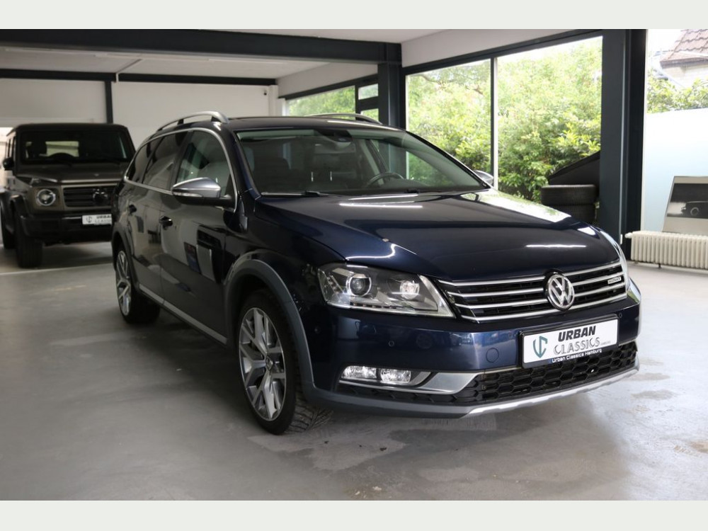 Volkswagen Variant 4 MOTION *PANO*KAMERA*AHK*NAVI*DSG* 2014/5