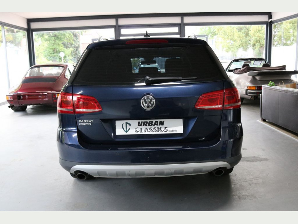 Volkswagen Variant 4 MOTION *PANO*KAMERA*AHK*NAVI*DSG* 2014/5