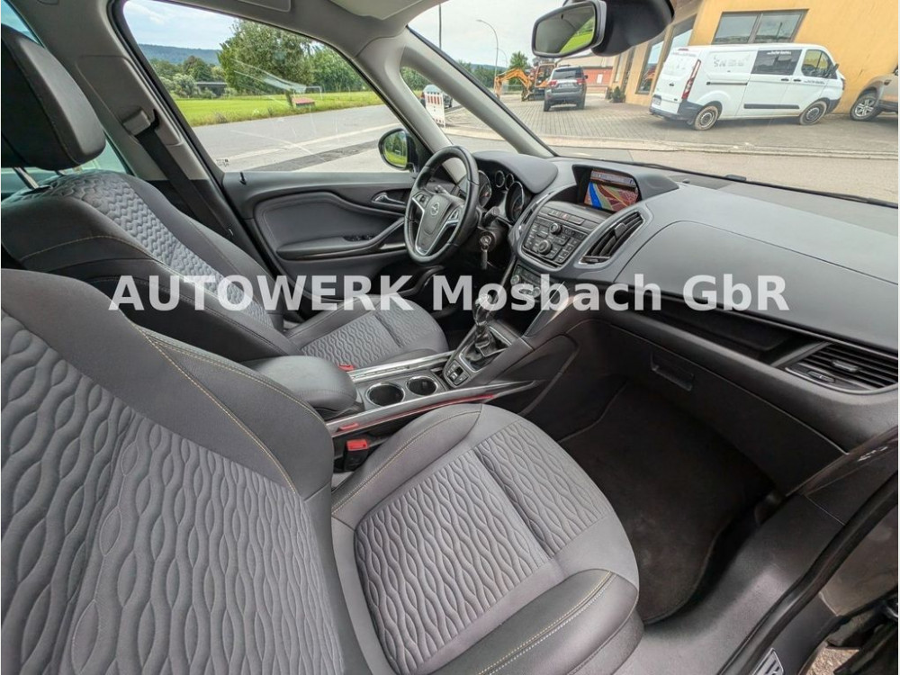 Opel Zafira Tourer Innovation/7-Sitzer/Navi/Pdc/Shz 2012/2