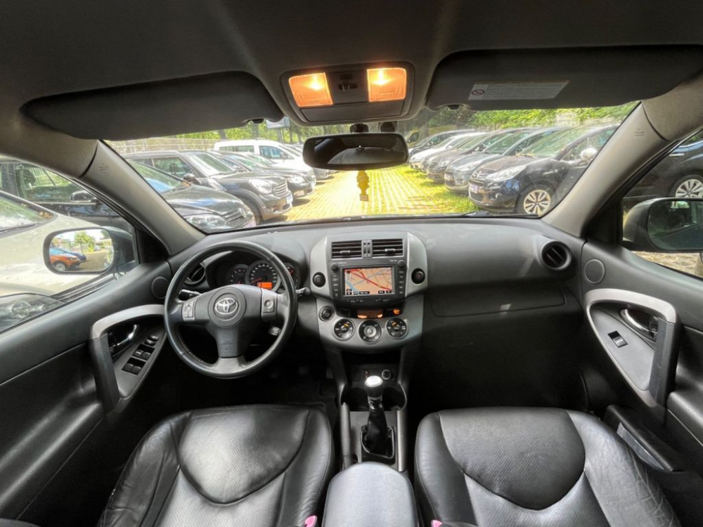 Toyota RAV 4 4 Executive  Navi + Leder+keyless 2007/3