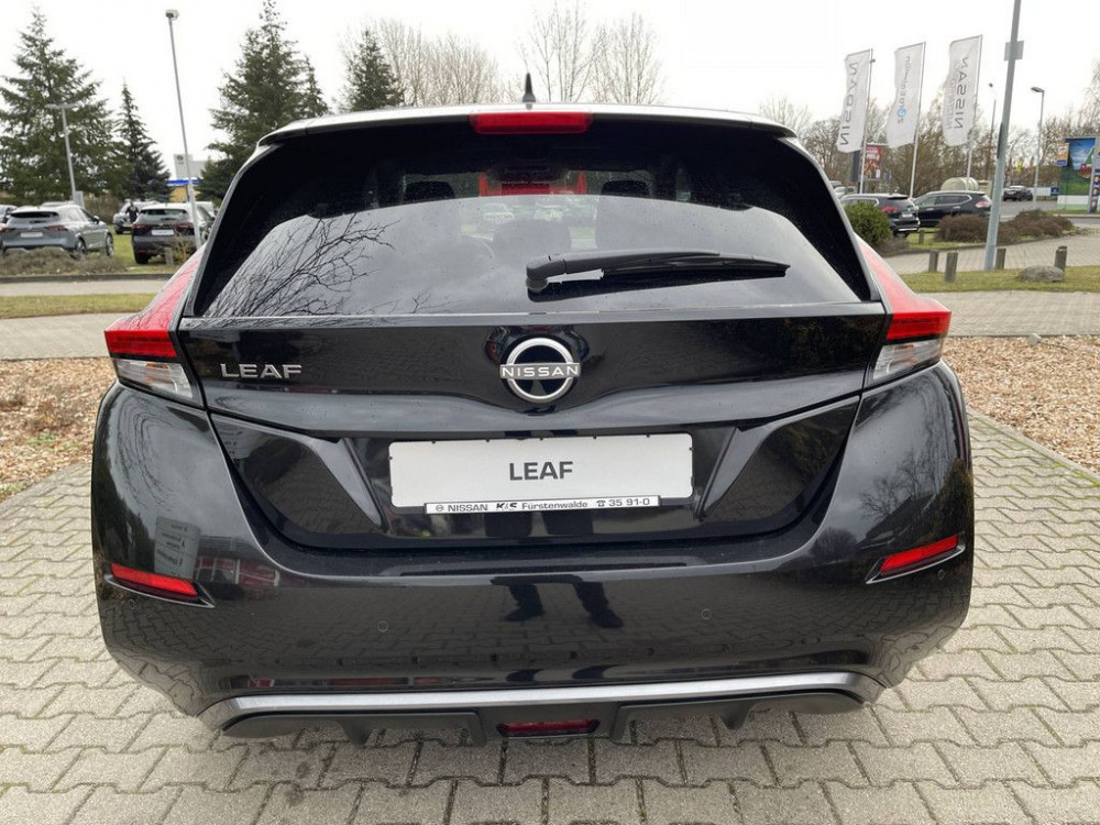 Nissan Leaf Tekna-OP 40kWh LED 360 BFS LM VL BL 2022/6