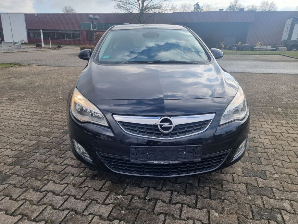 Opel Astra J Lim. 5-trg. Edition 2010/12