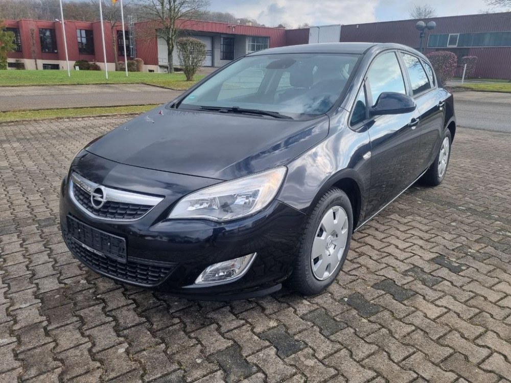 Opel Astra J Lim. 5-trg. Edition 2010/12