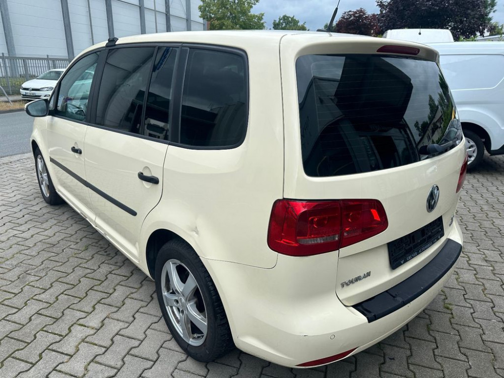 Volkswagen Touran Automatik 7-Sitzer Leder 2014/4