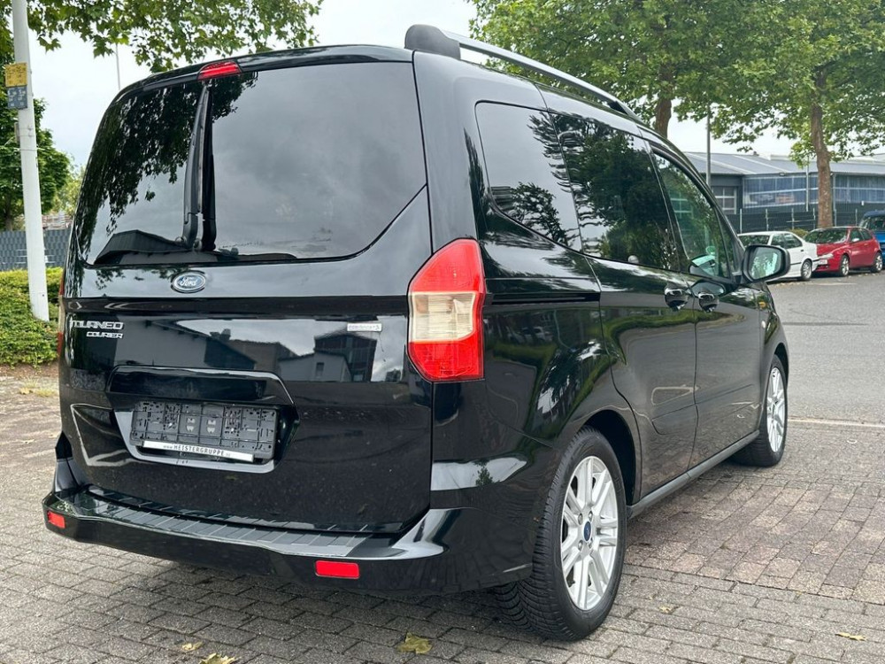 Ford Tourneo Courier Titanium* 5 Sitze*Tüv & Au NEU* 2017/7